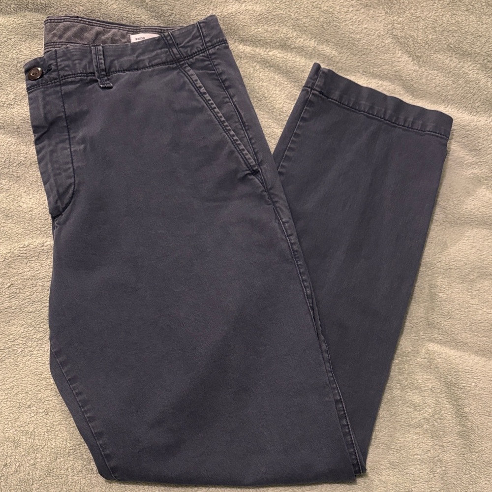 GAP Men’s khaki Pant size 33x30 slim